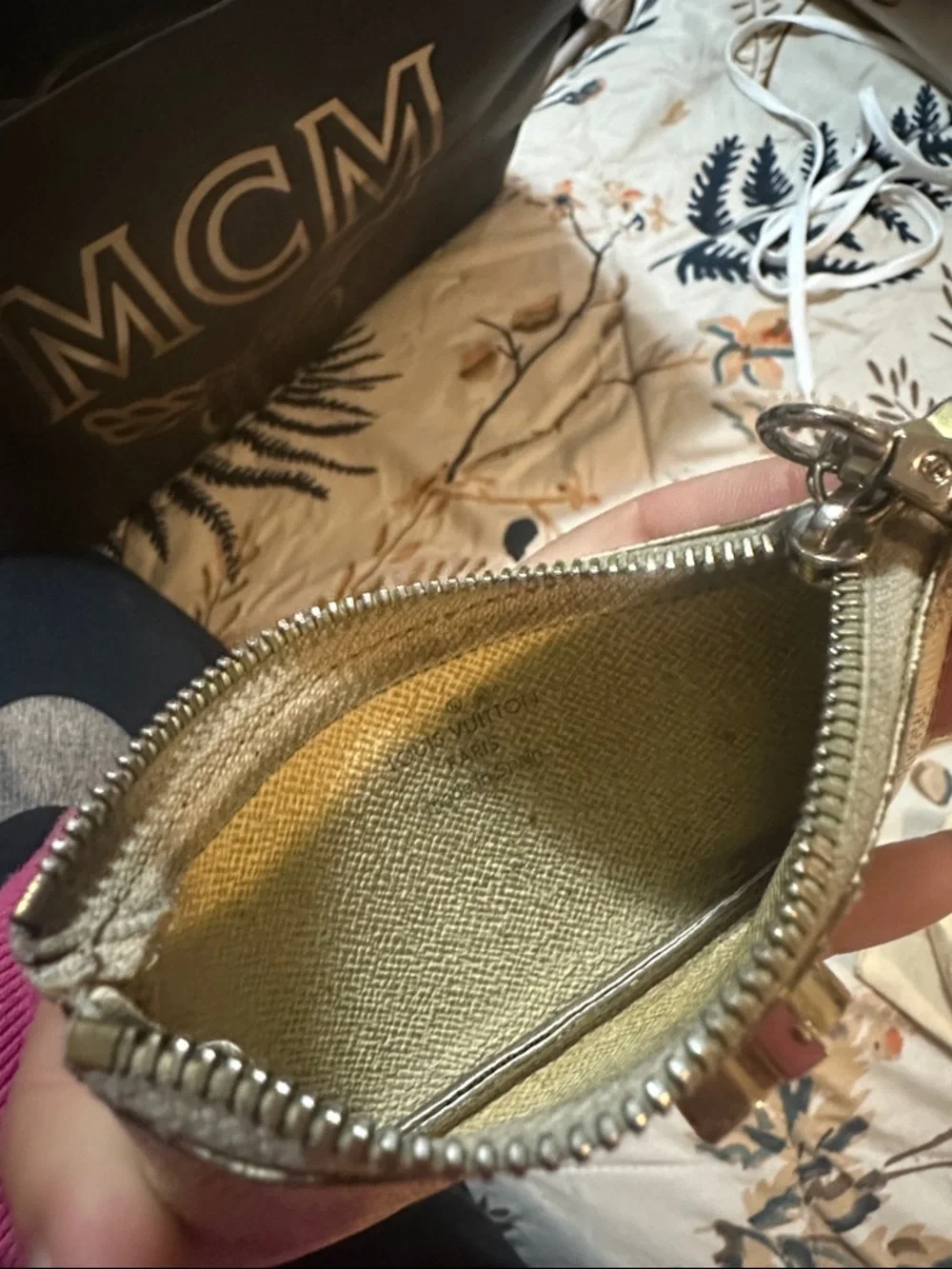 Louis Vuitton Beige Checkered Card Pouch with Gold Floral Accent - Picture 5 of 5